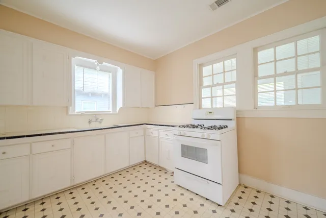 $129,900 | 604 Abell Street South, Wharton, TX 77488