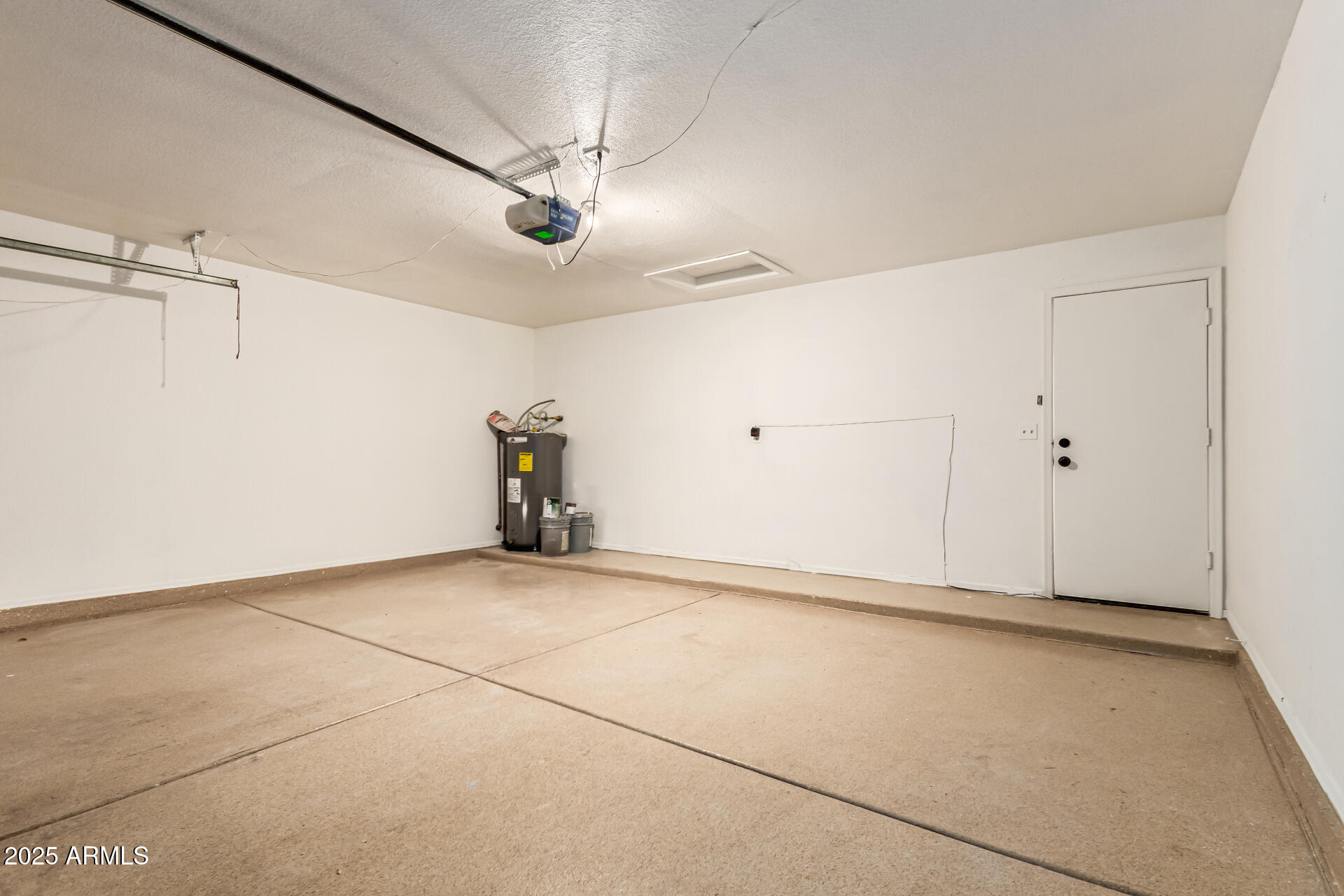 768 South Martinique Drive Gilbert, AZ 85233 - Photo 22 of 27 a view of an empty room with a window