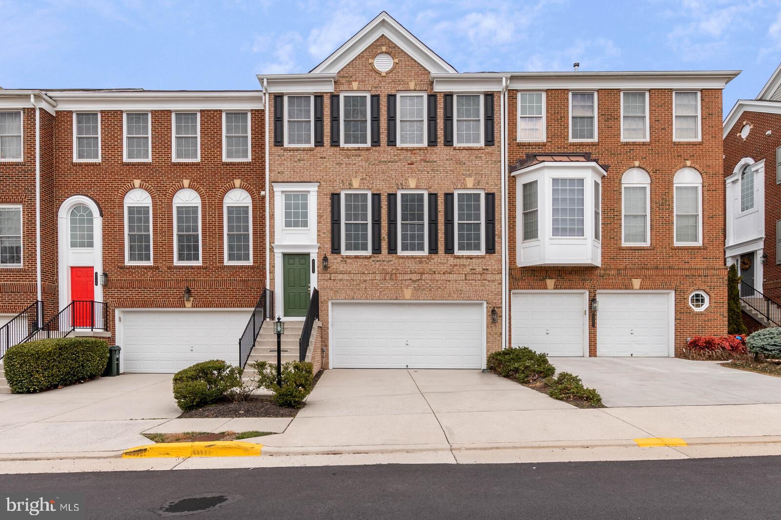 9251 Laurel Ridge Crossing Road Lorton, VA 22079 - Photo 1 of 47 Gallery Image 1