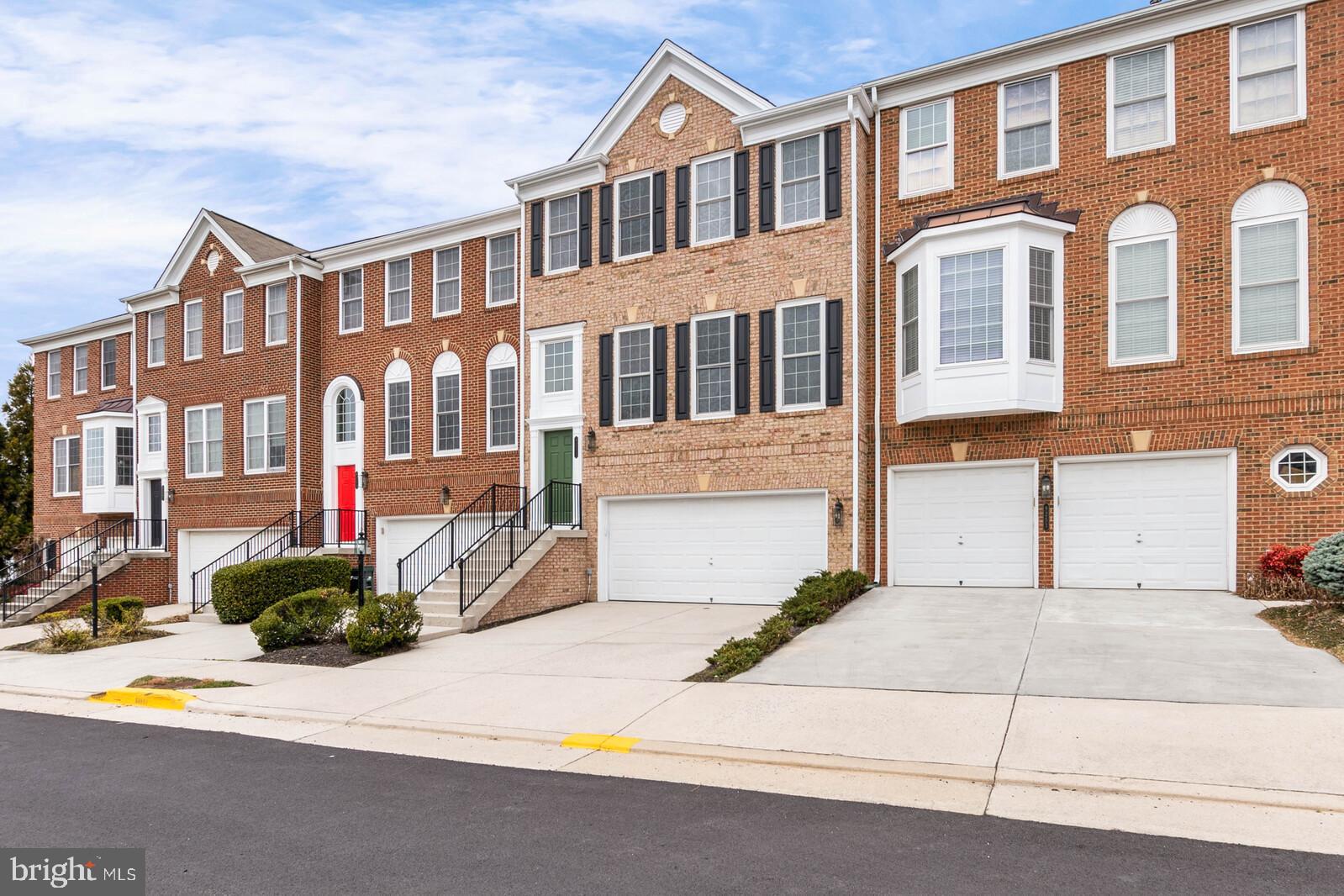 9251 Laurel Ridge Crossing Road Lorton, VA 22079 - Photo 2 of 47 Gallery Image 2