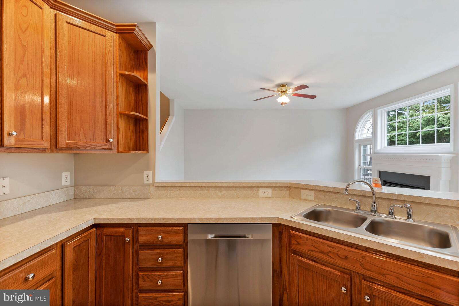 9251 Laurel Ridge Crossing Road Lorton, VA 22079 - Photo 21 of 47 Gallery Image 21