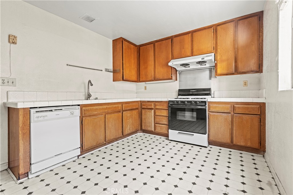433 East Mission Road, Unit 53 Alhambra, CA 91801 - Photo 10 of 29