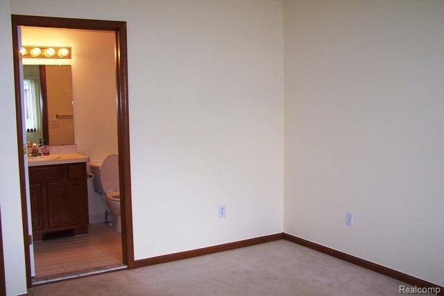 457 Harvard Drive Romeo, MI 48065 - Photo 9 of 18 Bedroom to bath.jpg