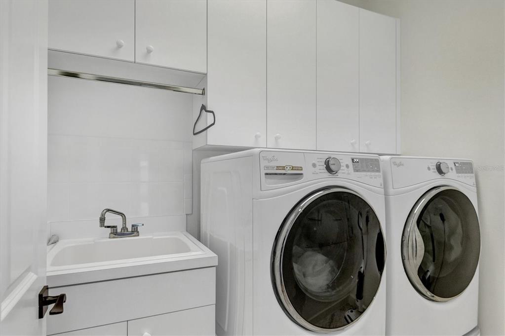 2425 24th Street West Boca Grande, FL 33921 - Photo 35 of 53 a utility room with dryer and washer