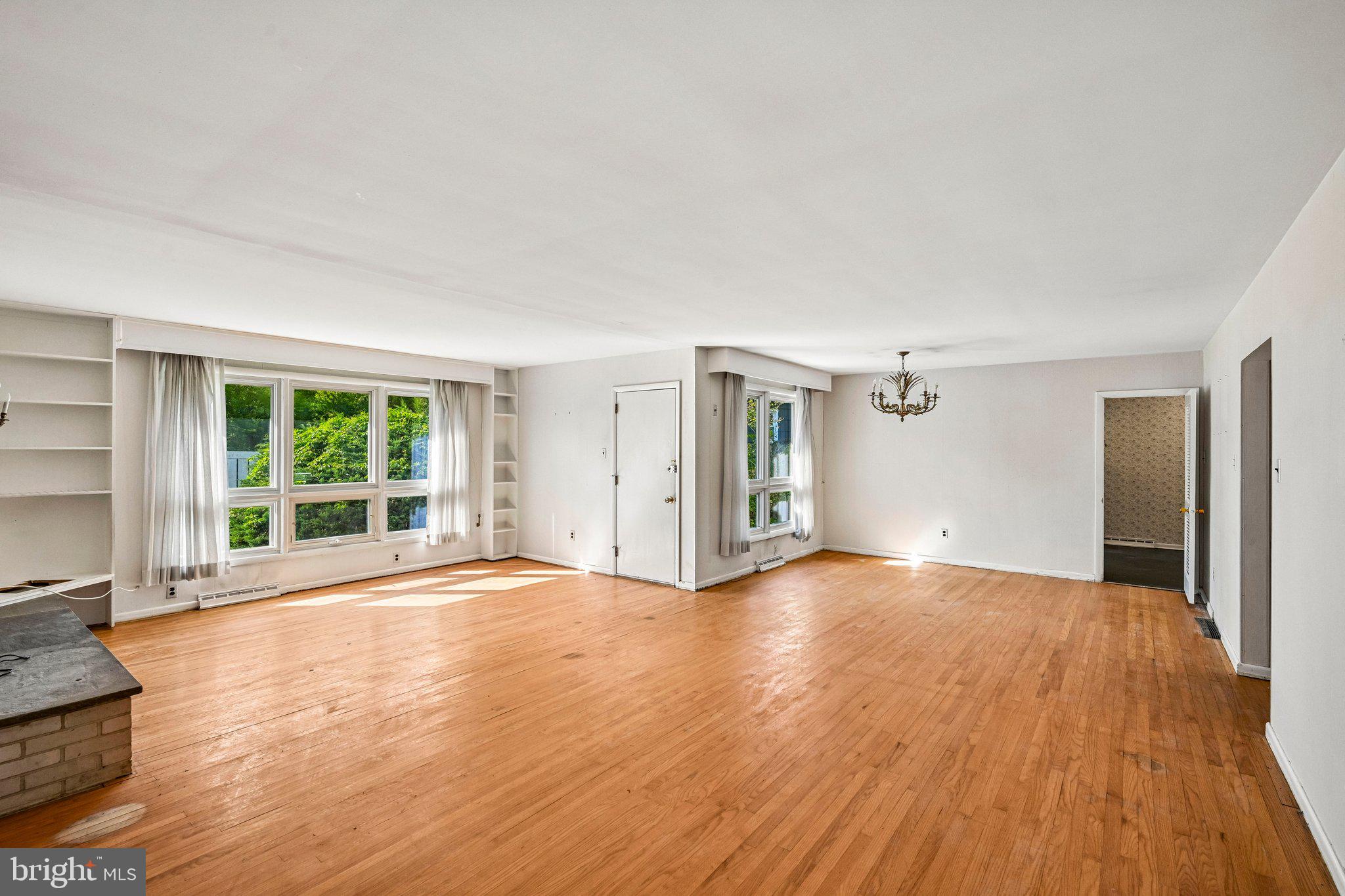 871 Wayside Lane Haddonfield, NJ 08033 - Photo 10 of 39 Living/Great Room