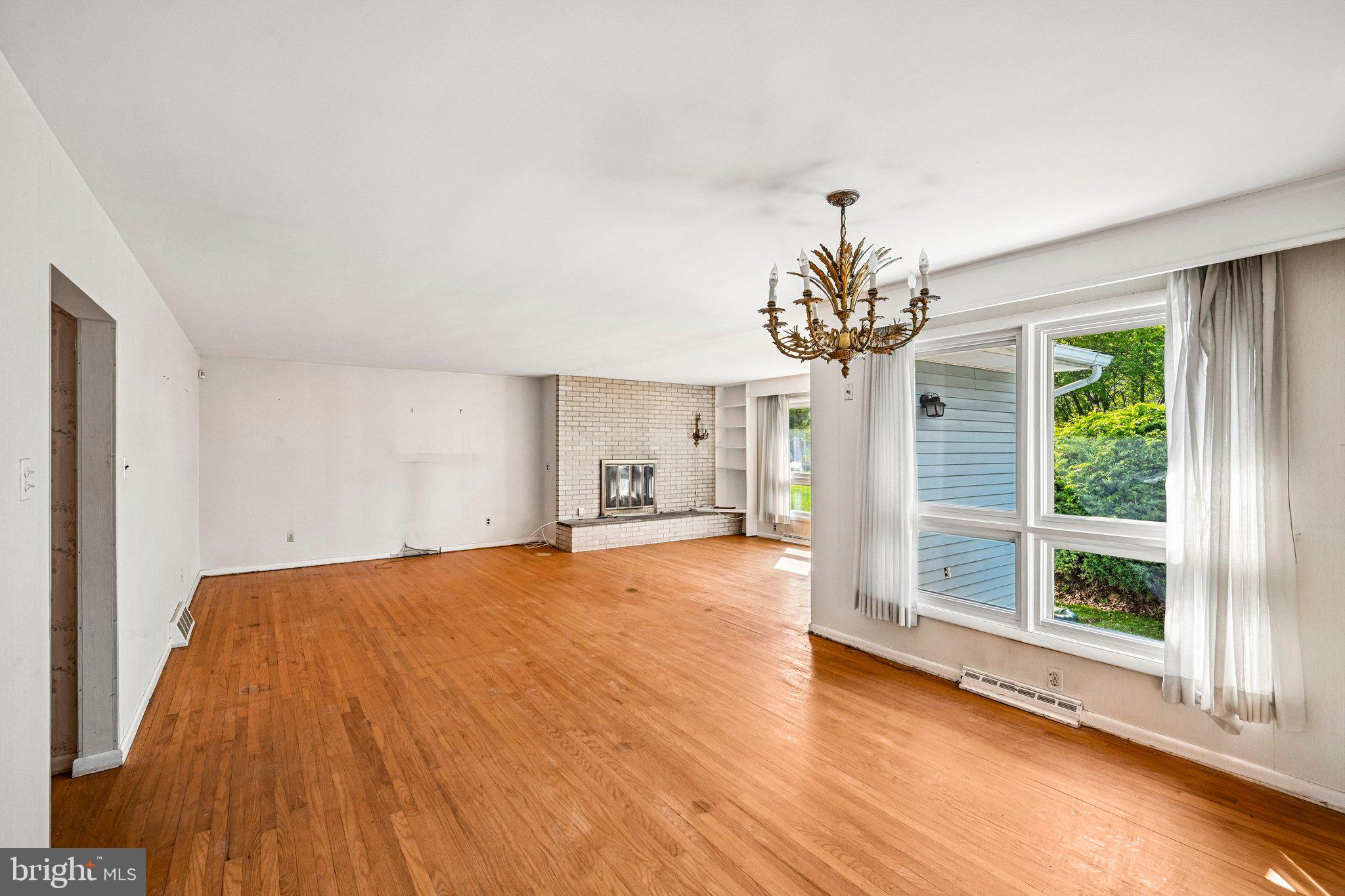 871 Wayside Lane Haddonfield, NJ 08033 - Photo 12 of 39 Dining Room/Great Room