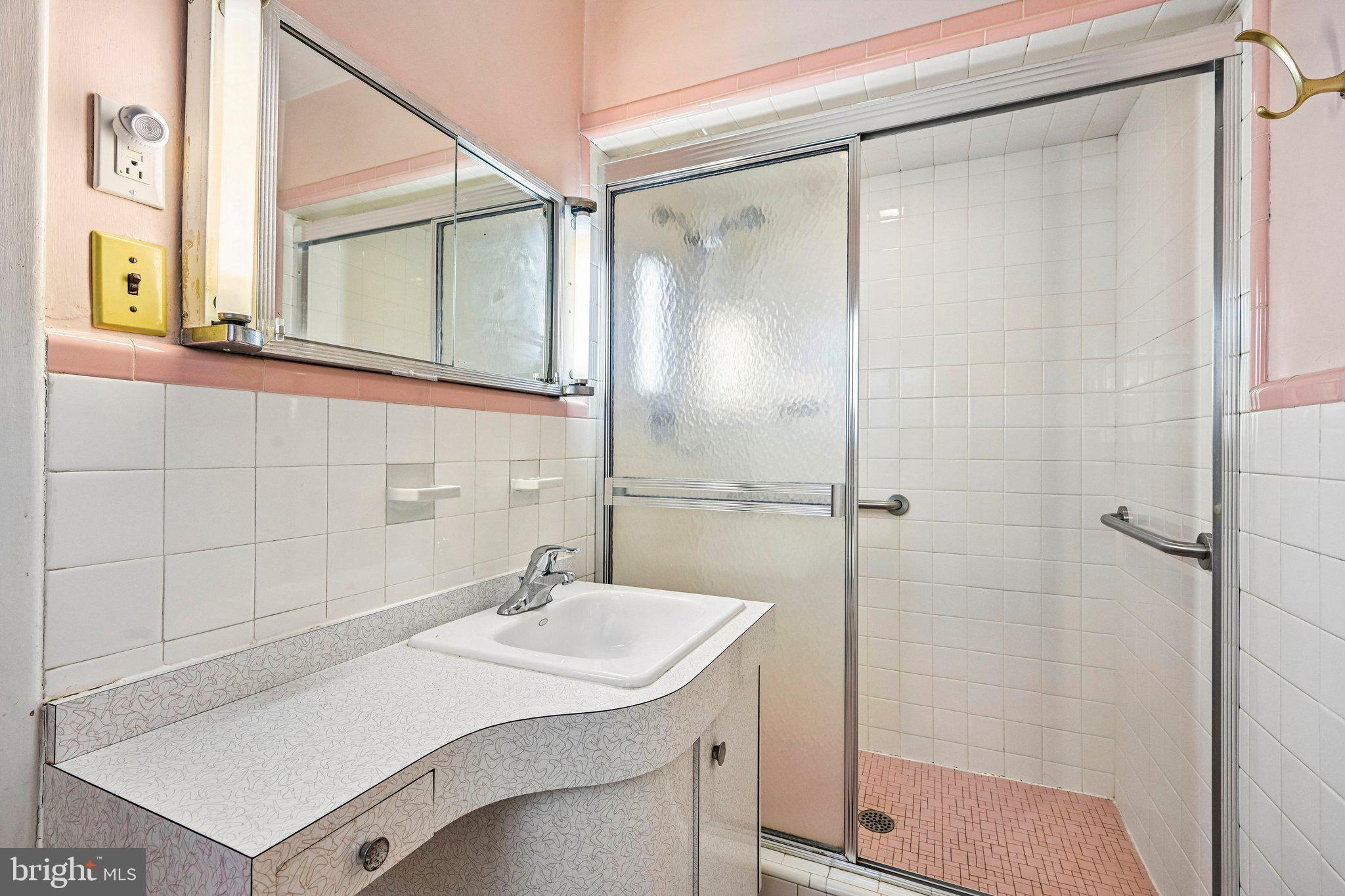 871 Wayside Lane Haddonfield, NJ 08033 - Photo 21 of 39 Primary en-suite bath with shower