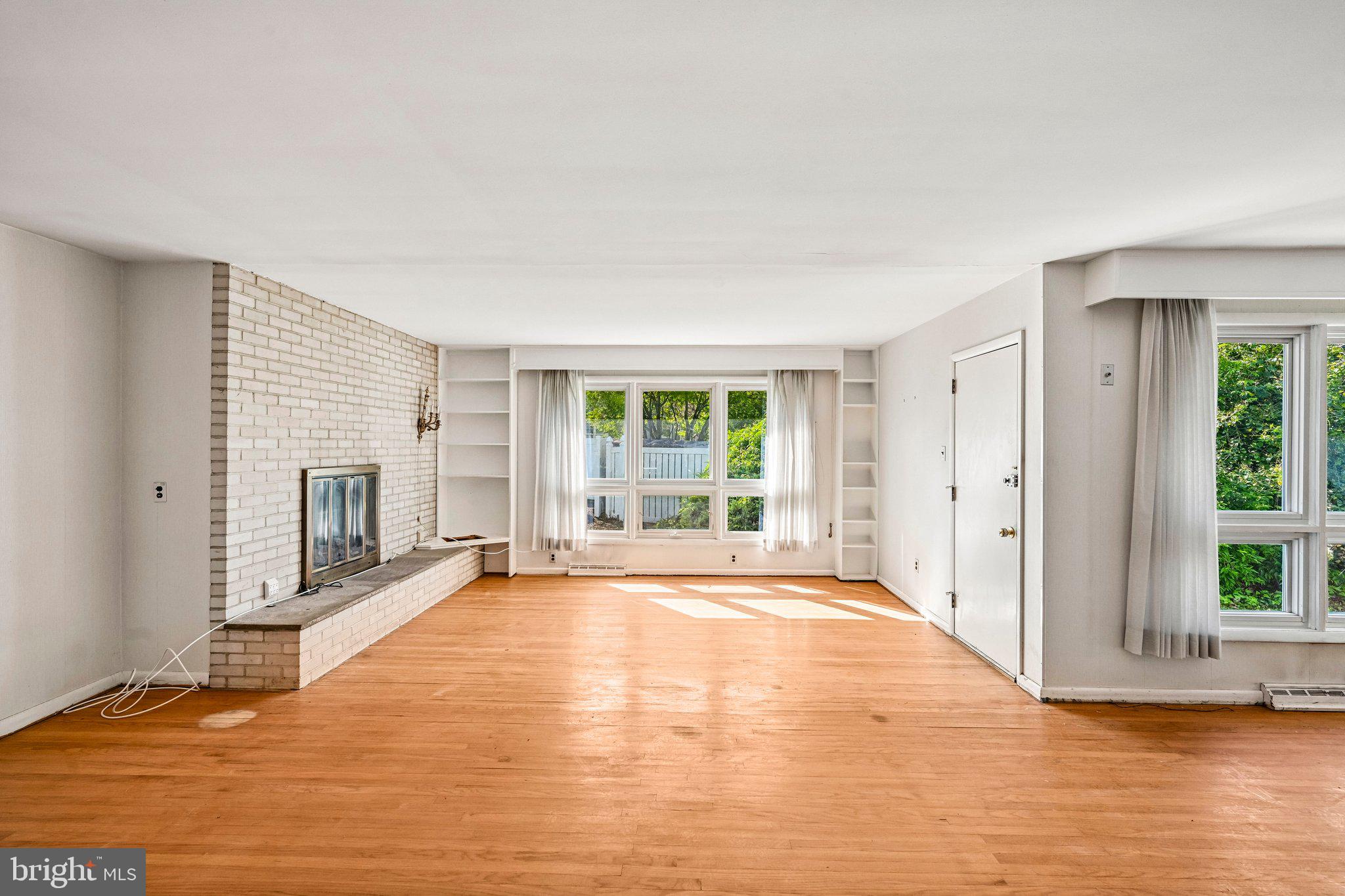 871 Wayside Lane Haddonfield, NJ 08033 - Photo 7 of 39 Abundance of natural light