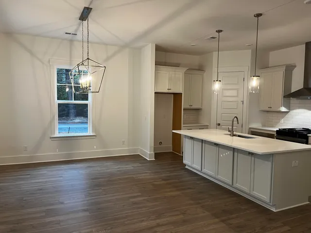 $699,000 | 100 East Carolina Avenue, Summerville, SC 29483