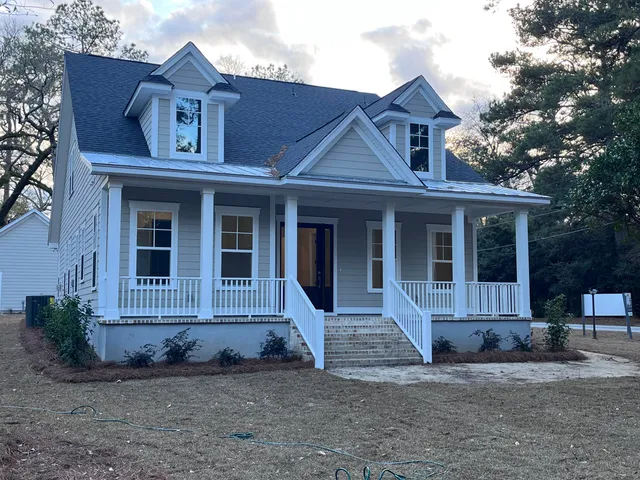 $699,000 | 100 East Carolina Avenue, Summerville, SC 29483
