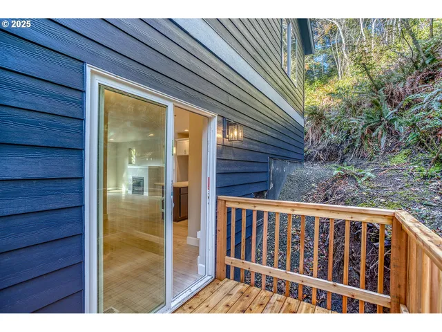 $675,000 | 2910 Northeast Klamath Place, Newport, OR 97365