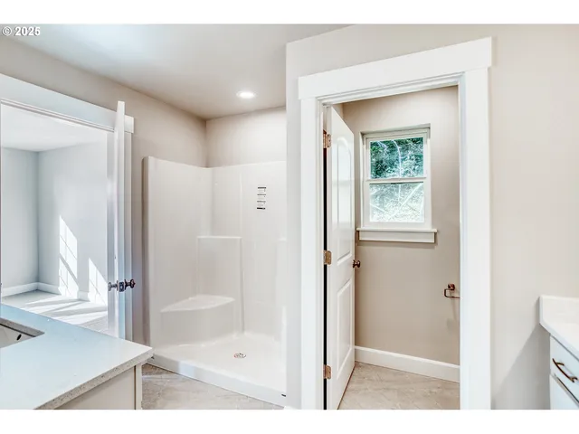 $675,000 | 2910 Northeast Klamath Place, Newport, OR 97365