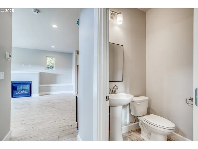 $675,000 | 2910 Northeast Klamath Place, Newport, OR 97365