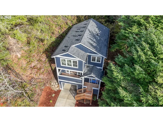 $675,000 | 2910 Northeast Klamath Place, Newport, OR 97365