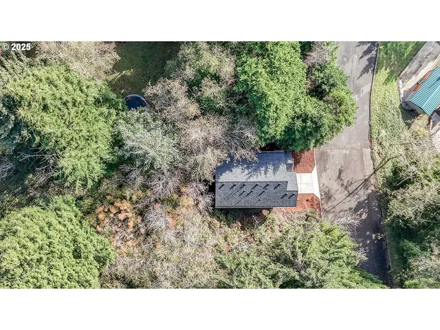 $675,000 | 2910 Northeast Klamath Place, Newport, OR 97365