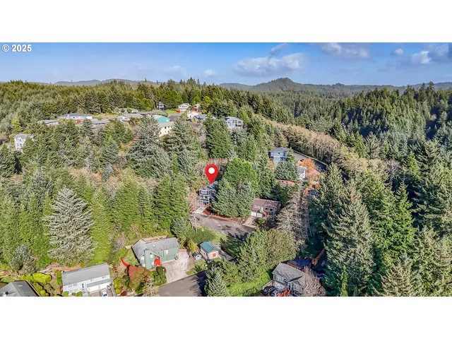 $675,000 | 2910 Northeast Klamath Place, Newport, OR 97365