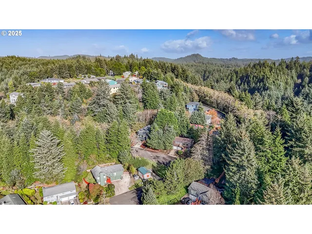 $675,000 | 2910 Northeast Klamath Place, Newport, OR 97365