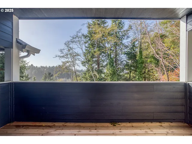 $675,000 | 2910 Northeast Klamath Place, Newport, OR 97365