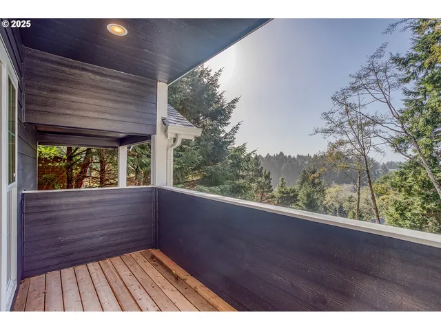 $675,000 | 2910 Northeast Klamath Place, Newport, OR 97365