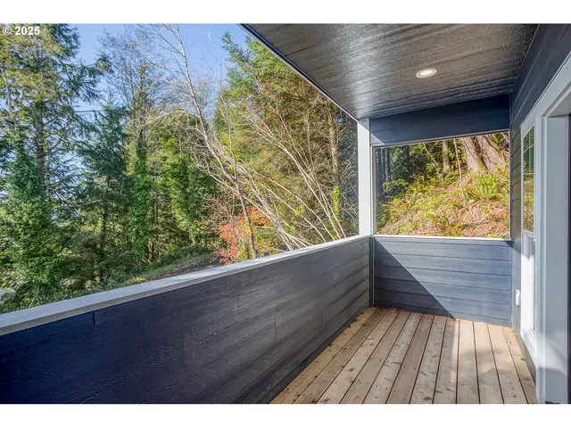 $675,000 | 2910 Northeast Klamath Place, Newport, OR 97365