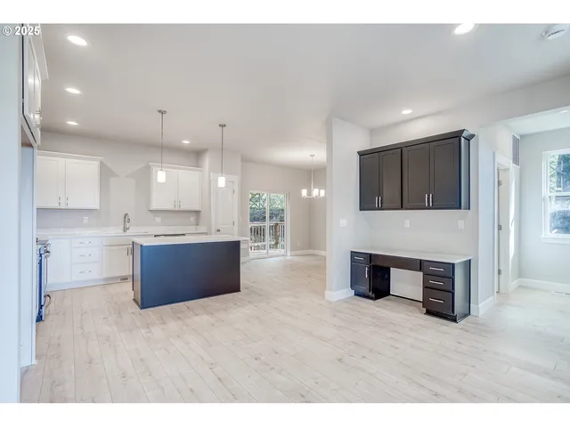 $675,000 | 2910 Northeast Klamath Place, Newport, OR 97365