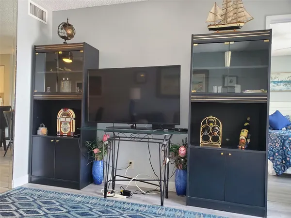 $2,000 | 2220 North Cypress Bend Drive, Unit 405, Pompano Beach, FL 33069