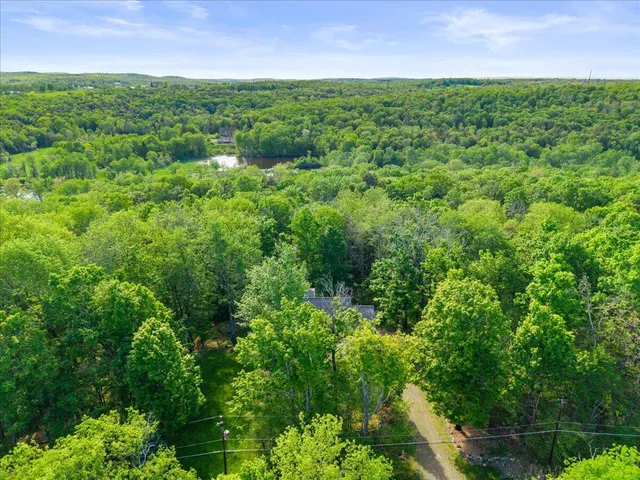 $369,000 | 161 Fawnwood Drive, Greentown, PA 18426