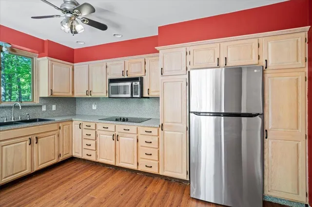 $369,000 | 161 Fawnwood Drive, Greentown, PA 18426