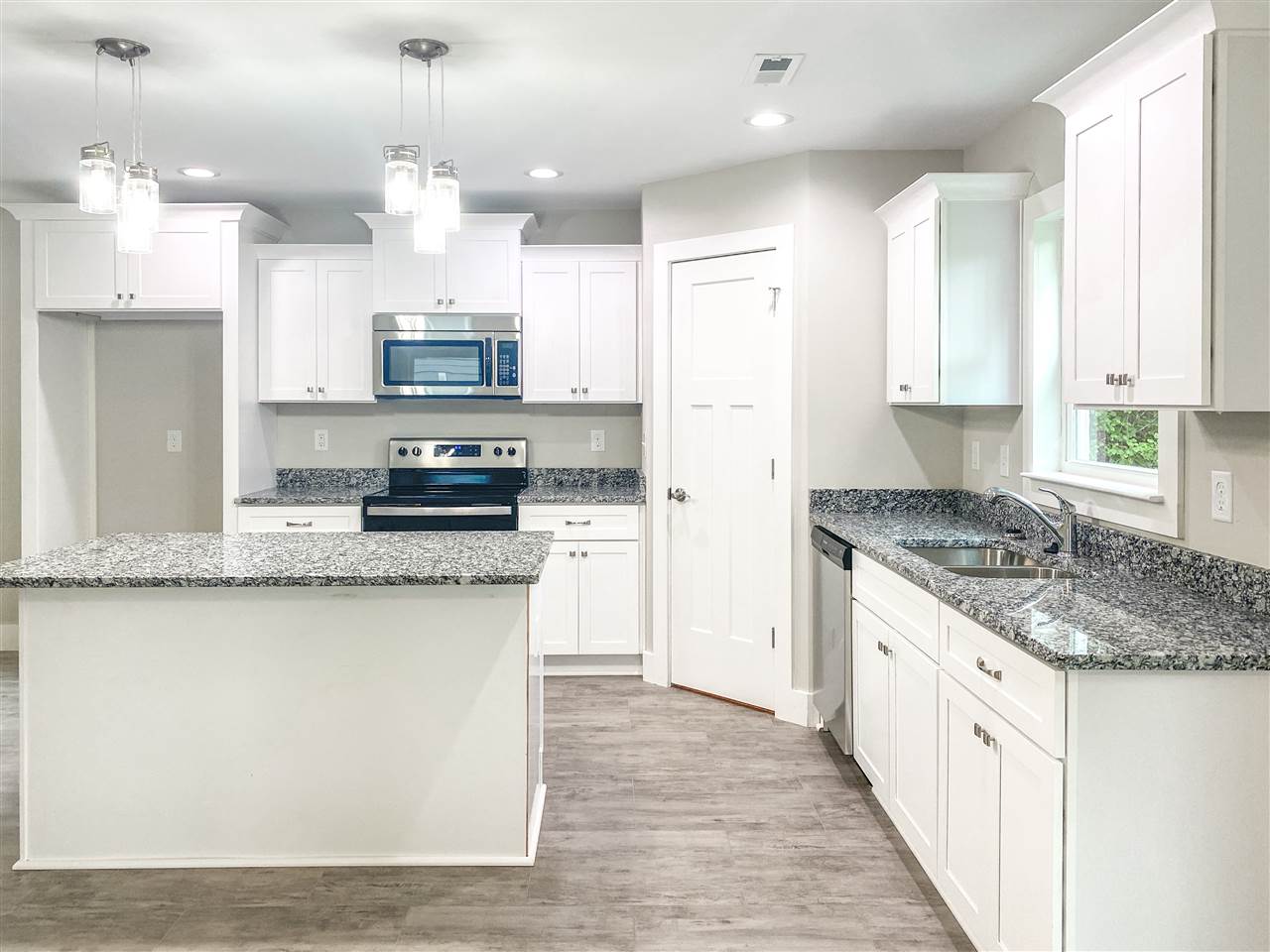 824 Pirate Cove Inman, SC 29349 - Photo 3 of 15 Gallery Image 3