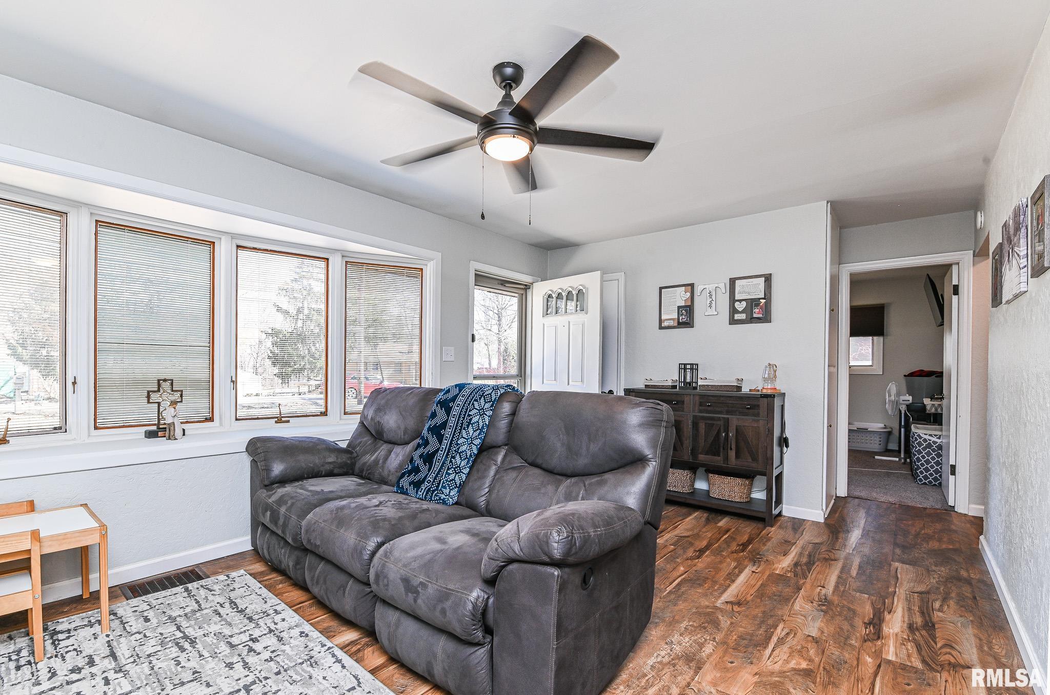 1141 North Wood Road Peoria, IL 61604 - Photo 2 of 28