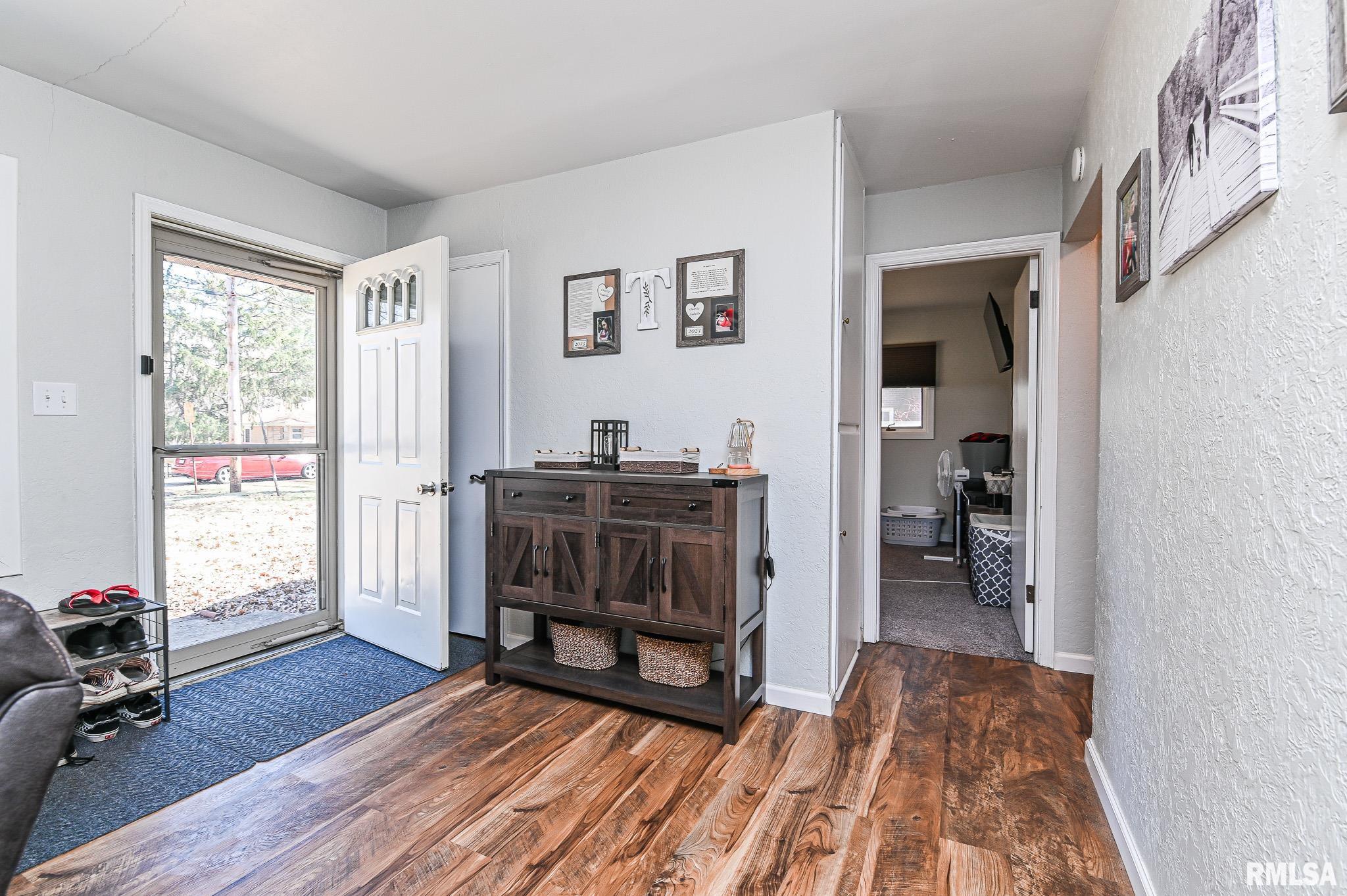 1141 North Wood Road Peoria, IL 61604 - Photo 8 of 28