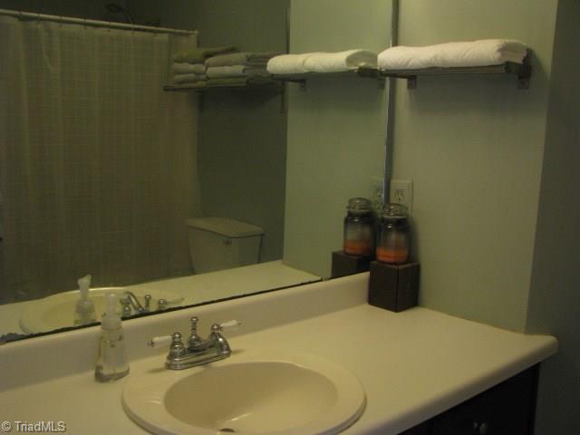 5802 Running Ridge Road Greensboro, NC 27407 - Photo 17 of 29 Gallery Image 17