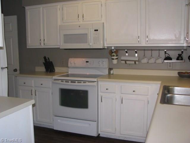 5802 Running Ridge Road Greensboro, NC 27407 - Photo 10 of 29 Gallery Image 10