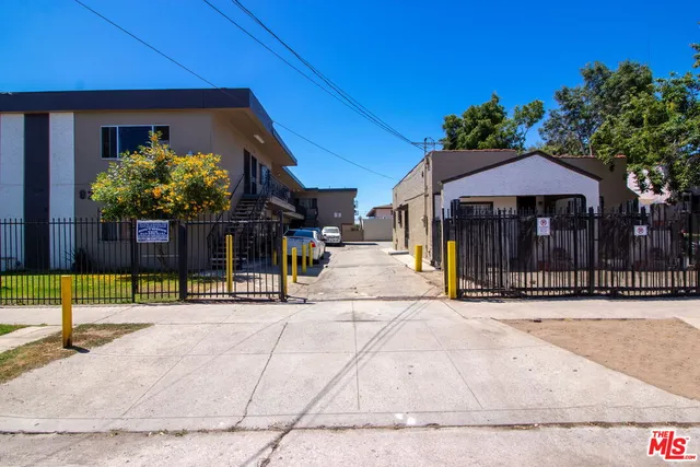 $1,900,000 | 820-824 West 95th Street, Los Angeles, CA 90044