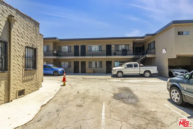 $1,900,000 | 820-824 West 95th Street, Los Angeles, CA 90044