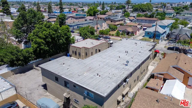 $1,900,000 | 820-824 West 95th Street, Los Angeles, CA 90044