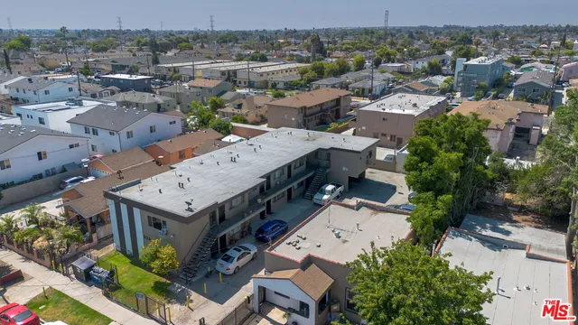 $1,900,000 | 820-824 West 95th Street, Los Angeles, CA 90044