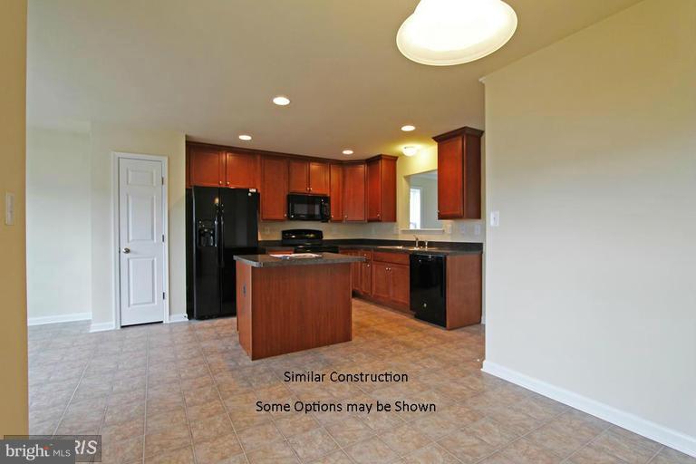133 Ran Rue Drive Martinsburg, WV 25403 - Photo 8 of 26 Kitchen