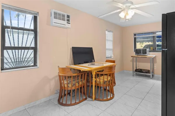 $1,300 | 410 East Drive, Unit 2, North Miami Beach, FL 33162
