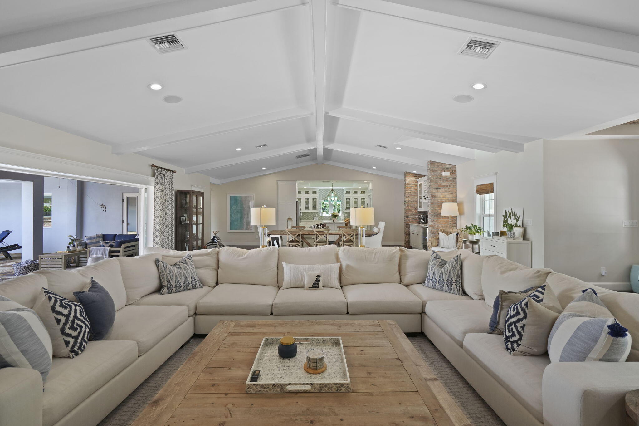 401 Miami Avenue Indialantic, FL 32903 - Photo 12 of 85 Living Room