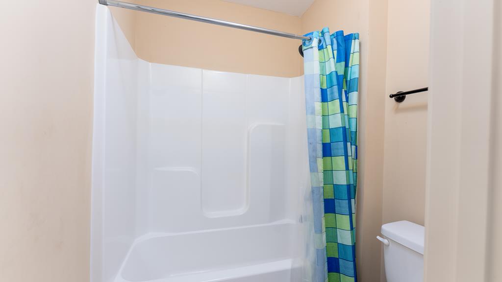 2500 Ridgewood Way Phenix City, AL 36870 - Photo 28 of 37 Hall Bath Shower/Tub Combo