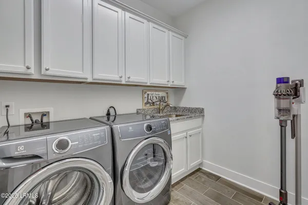 $899,900 | 21 Braemar Court, Bluffton, SC 29910