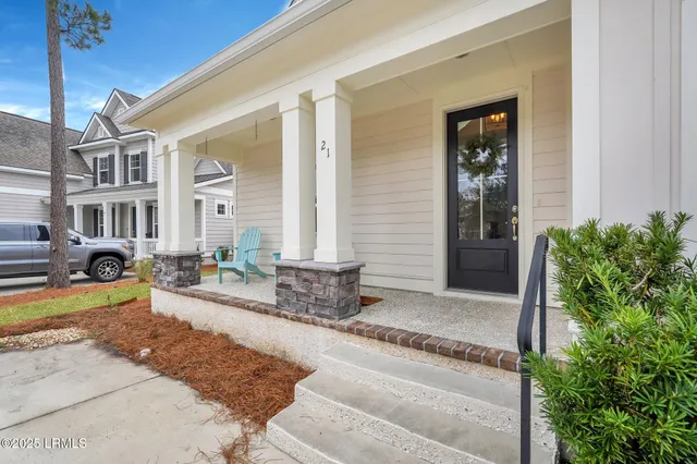 $999,900 | 21 Braemar Court, Bluffton, SC 29910