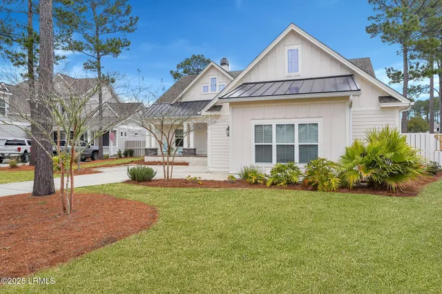 $999,900 | 21 Braemar Court, Bluffton, SC 29910