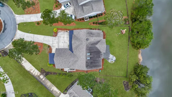 $899,900 | 21 Braemar Court, Bluffton, SC 29910