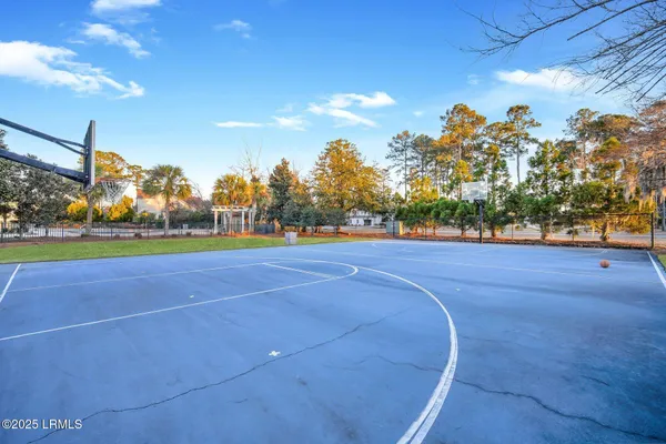 $899,900 | 21 Braemar Court, Bluffton, SC 29910