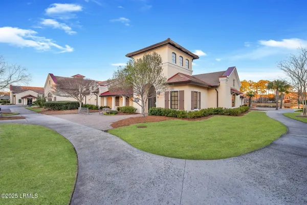 $899,900 | 21 Braemar Court, Bluffton, SC 29910