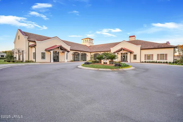 $899,900 | 21 Braemar Court, Bluffton, SC 29910