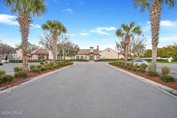 $899,900 | 21 Braemar Court, Bluffton, SC 29910