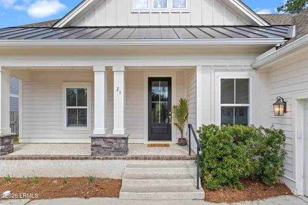 $899,900 | 21 Braemar Court, Bluffton, SC 29910